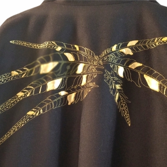 Julieta Suarez wool Jacket Lapel Cape, Size S, color Black/ Gold. - Picture 8 of 9